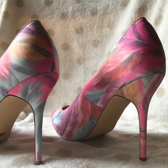 NWT Liliana Multicolored Pastel Floral & Leaf Print Classic Heels, 8.5 - Picture 8 of 16